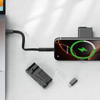 CRUX, plastična kutijica sa usb kablom, adapterima i držačem za mobilne uređaje, 8/1, crna