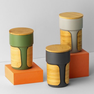 LARS, keramička šolja sa poklopcem i držačem od bambusa, 340 ml, siva